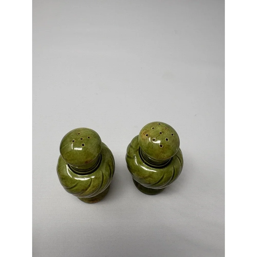 Vintage Green Glazed Ceramic Salt & Pepper Shakers Twisted Swirl Design Retro 60